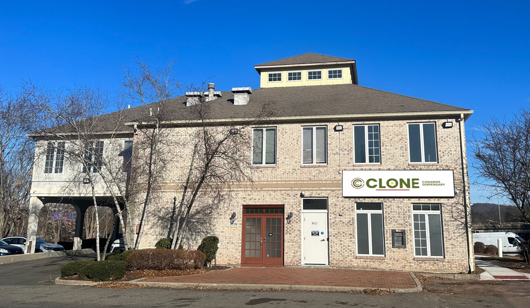 Clone Meriden storefront at 834 Broad Street